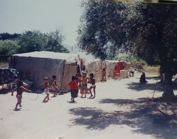 3ο: Τα τσιγγάνικα γκέτο της Ελλάδας Αγαπητοί φίλοι... Facebook Image