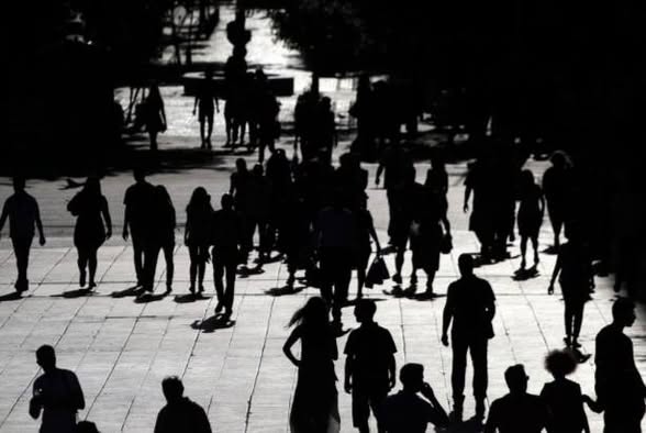 Κριτικές σημειώσεις για τα χαρακτηριστικά της σημερινής κοινωνίας... Facebook Image