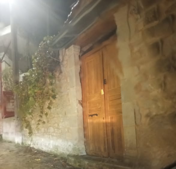 111ο: Γιατί πολλά σπίτια στο Φανάρι Ιθώμης έχουν... Facebook Image