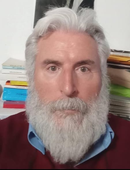 Μαρξιστική κριτική στις αναρχικές και σοσιαλιστικές κοινότητες των... Facebook Image