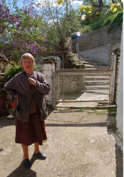 178ο: Η ιστορία της οικογένειας Καστάνη: Από τη... Facebook Image